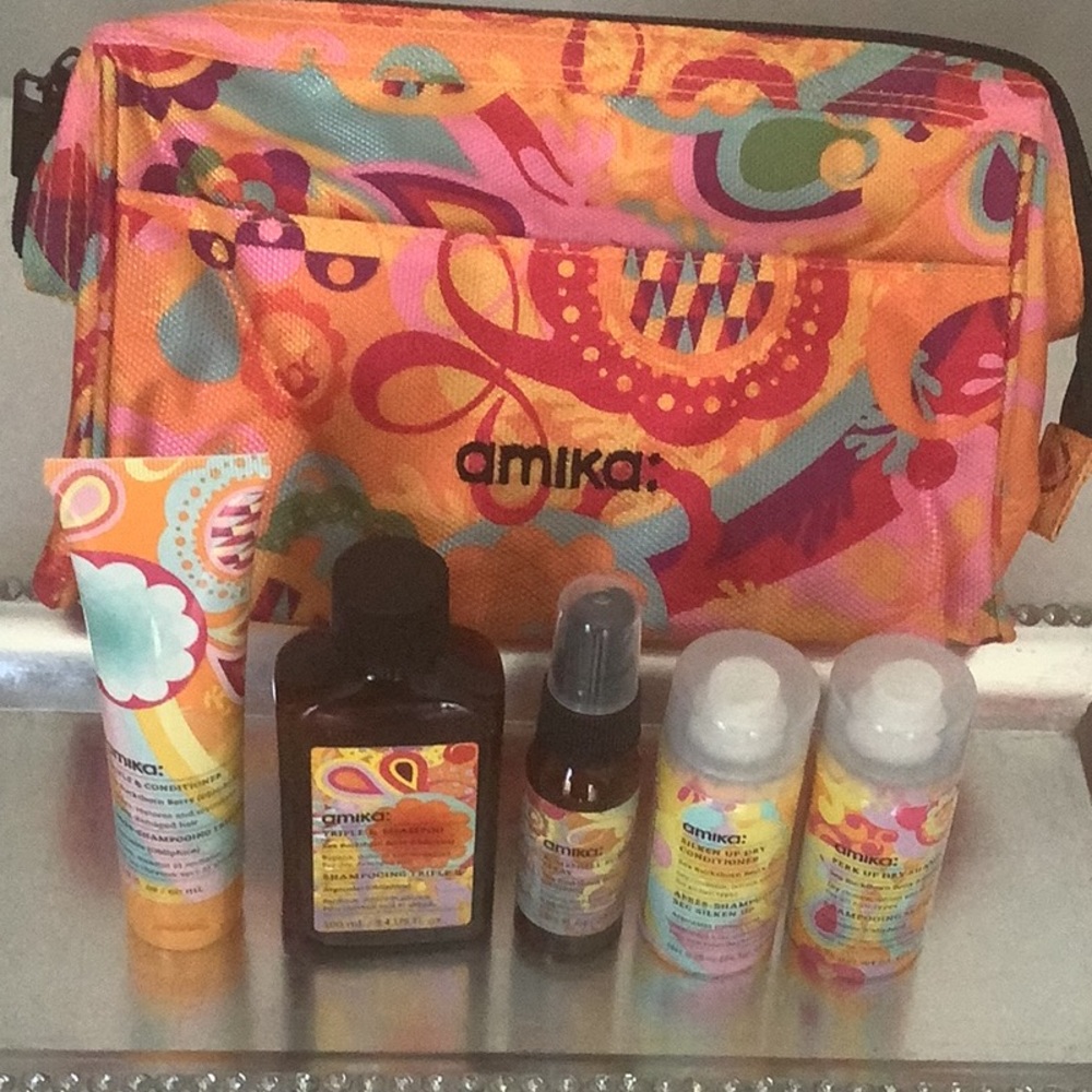 Amika gift set with travel bag